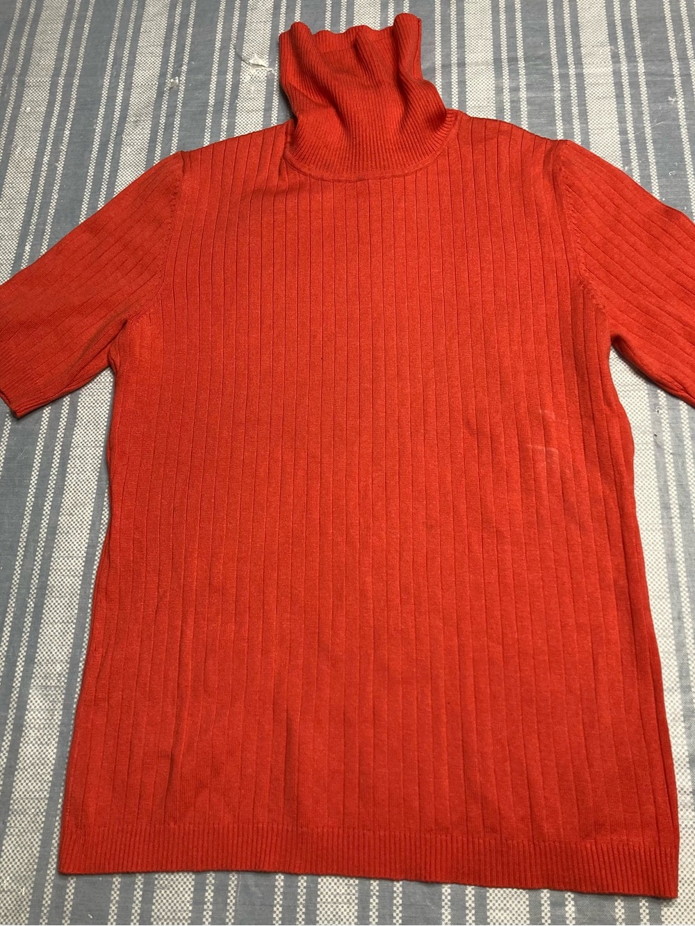 💛TODAY***$15***Chico's coral colored, short sleeved turtleneck.